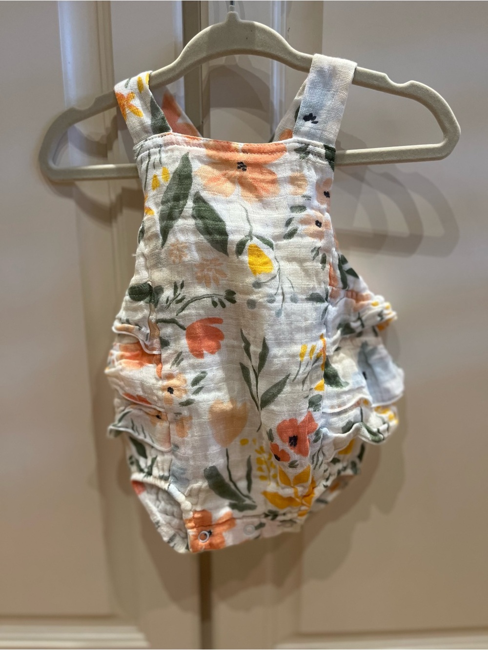 Angel Dear Floral Ruffle Romper in White, Peach & Yellow nwot 0-3